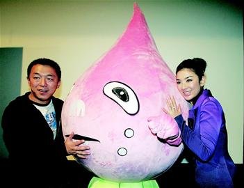 成都宣传《倔强萝卜》 黄渤说没钱黄奕说没婚