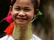 探秘泰国长颈女人村 人的脖子能有多长(组图)