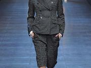 2011秋冬米兰时装周大玩雌变雄 Dolce&Gabbana女穿男装