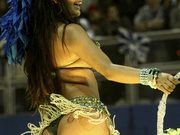 巴拉圭女神亮相巴西狂欢节 热舞秀翘臀