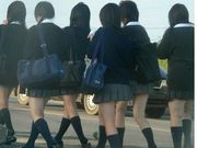 日本女生校服裙 为何设计这么短