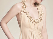 秋瓷炫海清示范3D礼服 立体装饰让女人魅力凸显