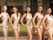 组图：2010香港小姐拍泳装写真明争暗斗