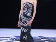 上海姑娘变身顶级超模领衔NE•TIGER 2011高级定制华服