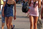 乌克兰夏季最迷人 满街长腿姑娘成“灾”