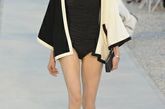 中国超模孙菲菲再战国际T台，演绎Chanel Croisiere 2011-2012早春度假的泳装单元