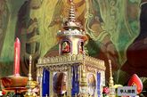 圣洁的佛牙舍利置于宝塔中（图片来源：凤凰网华人佛教  摄影：李保华）