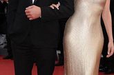 Diane Kruger身穿 Calvin Klein香槟色色贴身长裙。