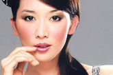 林志玲——台湾第一美女模特林志玲同样也是一位“淡妆美女”，可是浓重的腮红却将她特有的温婉气质完全颠覆。