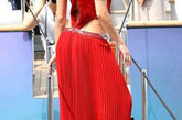 日前，第64届戛纳电影节期间，克鲁尼女友为Roberto Cavalli珠宝拍大片，伊莉莎贝塔-卡娜丽斯游轮上红裙优雅性感。