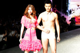 2011中国国际内衣文化周于5月21日在深圳开幕，本届内衣文化周展示出来的不仅是各个内衣品牌的光环，更是时尚界潮流的标榜，将在中国古老的文化底蕴中大放异彩！
