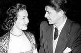 1945年，当里根与第一任妻子的婚姻面临崩溃之际，他曾与另一名女子、时年30岁的英国著名性感女星帕特里西亚坠入爱河！这位女子典雅而端庄。