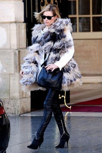女王Kate Moss7月将婚 经典街拍造型回顾