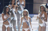 道尔顿摘下2009年美国小姐桂冠。

