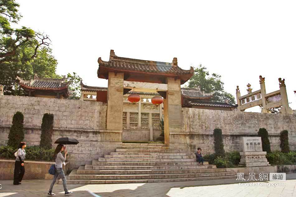拜访贵州最早最大的儒学馆安顺文庙