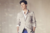 Massimo Dutti 发布了6月LOOKBOOK，在众多品牌追随装色潮流时，Massimo Dutti依然延续了自家高端的风格，让这个夏天的你与众不同。