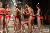 2011年6月10日讯，北京，第36届国际比基尼小姐大赛中国选拔赛北京赛区9日举行。现场突发意外，某落选模特可能因为情绪激动台上当场昏倒引起一片混乱。