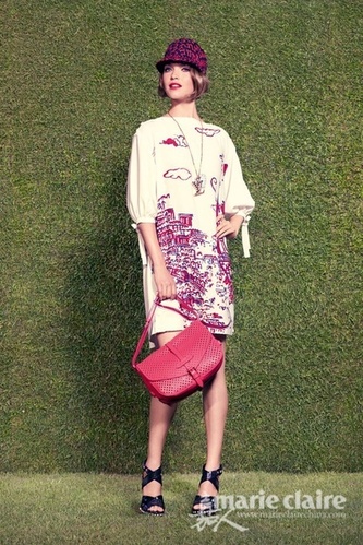 2011最红超模演绎LV Resort2012 lookbook