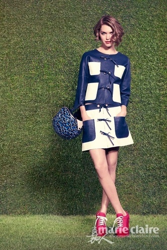 2011最红超模演绎LV Resort2012 lookbook