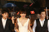 春晓、乔任梁上海电影节开幕式红地毯。