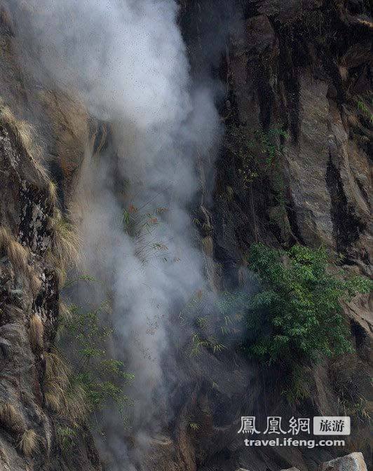 探秘喜马拉雅山中冒死采蜜的尼泊尔人