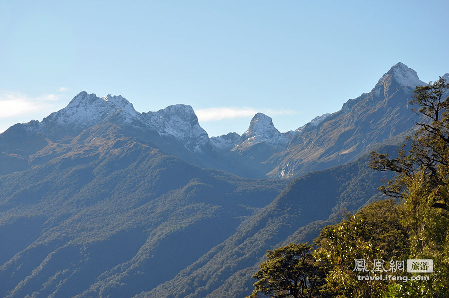 登新西兰南阿尔卑斯山 东西山麓景色迥异