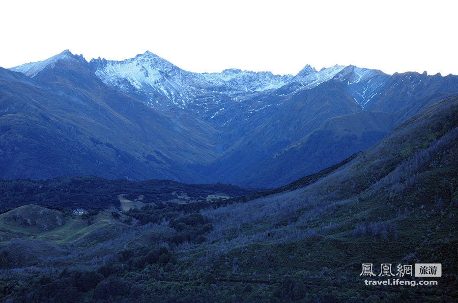 登新西兰南阿尔卑斯山 东西山麓景色迥异