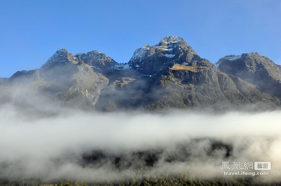 登新西兰南阿尔卑斯山 东西山麓景色迥异