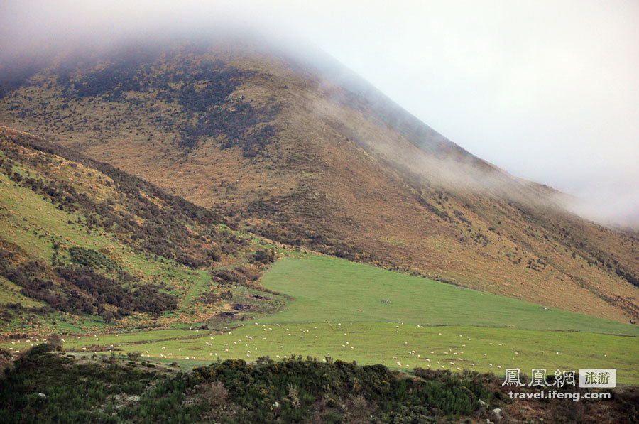 登新西兰南阿尔卑斯山 东西山麓景色迥异