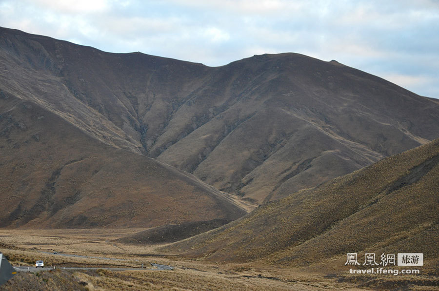 登新西兰南阿尔卑斯山 东西山麓景色迥异