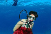 揭秘水下美女摄影是如何拍摄成的