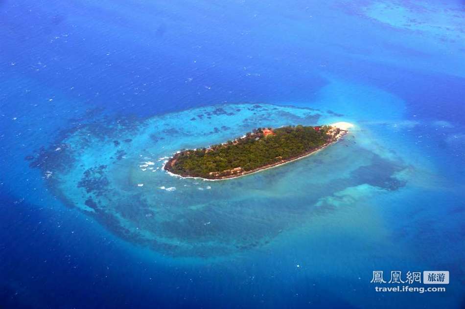 从坦桑尼亚到桑给巴尔岛 一个个岛屿好似蓝宝石