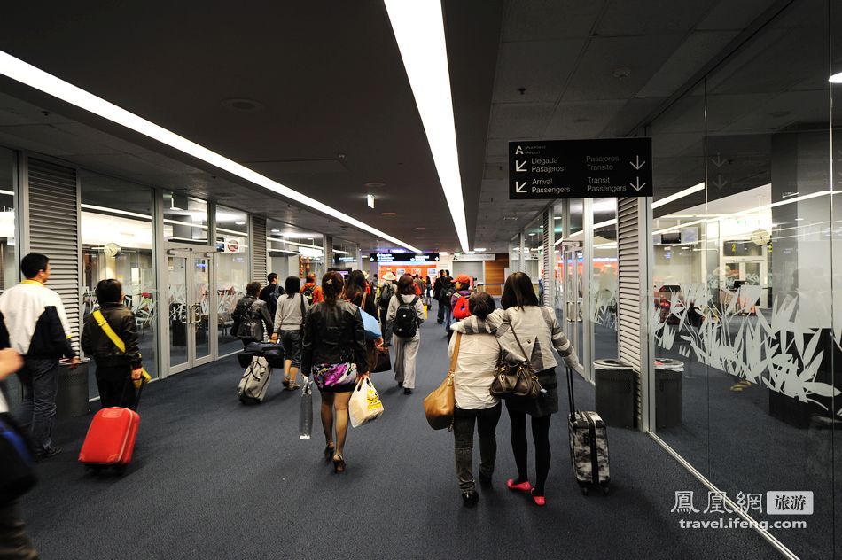 实录新西兰航空美丽的中国空姐以及特色航空美食