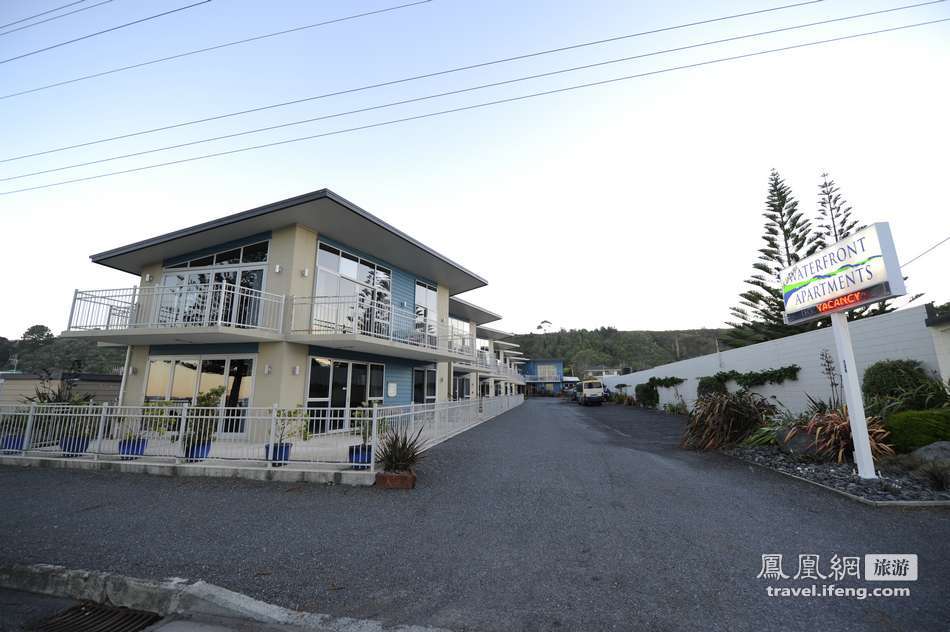 新西兰凯库拉海边的汽车旅馆听海浪的声音