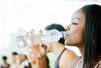 这样正确喝水可以治9种常见疾病
