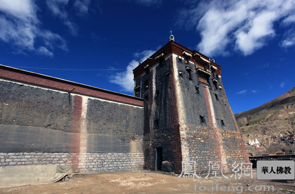 壮丽恢宏的萨迦寺