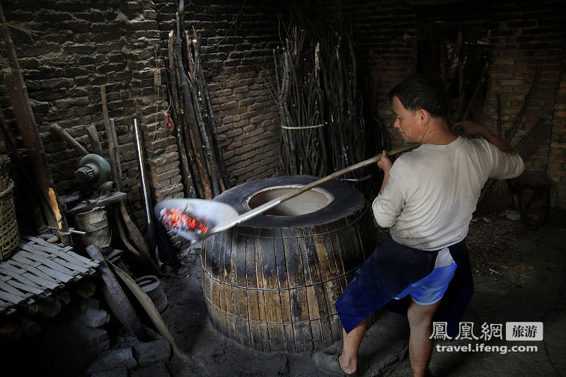 揭秘即将失传的福建光饼制作过程