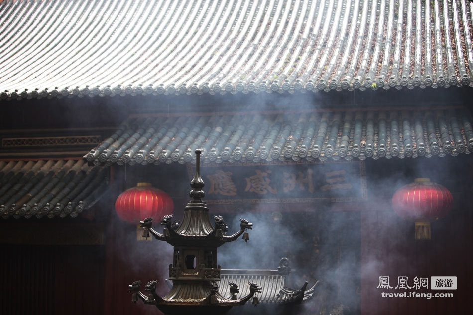 追随“不肯去观音”的脚步走进普陀普济寺