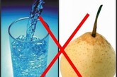 梨+开水：吃梨喝开水，必致腹泻