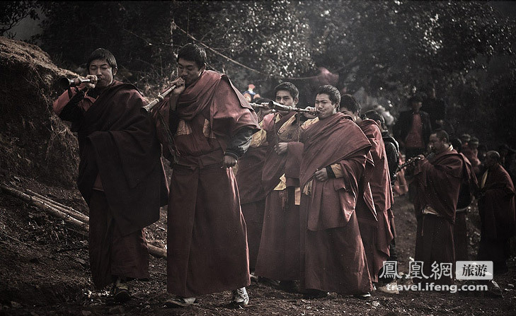 记录西藏最盛大最深邃的佛教仪式晒唐卡