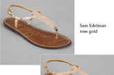 金·卡戴珊 (Kim Kardashian)两款Sam Edelman平底凉鞋。

