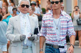 香奈儿“老佛爷”，号称时尚界“凯撒大帝”的卡尔-拉格菲（Karl Lagerfeld）与其超模男友在一起。