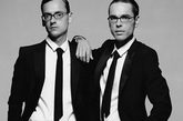 双子设计师Viktor&Rolf（维克托和罗尔夫）也被传为是同性恋者。