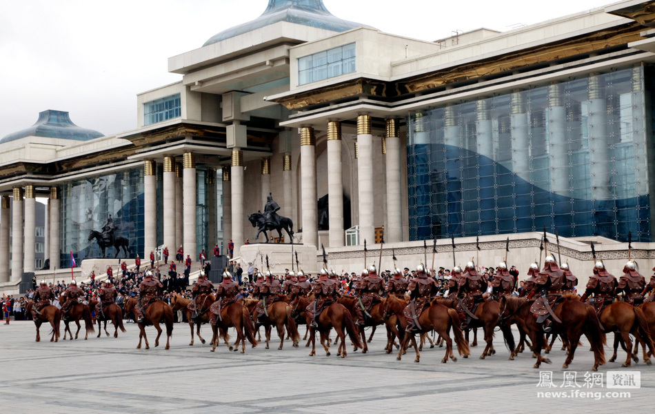 蒙古国举行大阅兵
