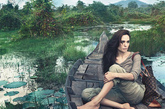 安吉丽娜·朱莉（Angelina Jolie）代言LV的事情已经有段日子了。而Jolie也是相当的为品牌宣传，最近出现的场合都手拿LV公文包亮相。在海报中我们看到Angelina Jolie光着脚穿着舒适简单的装束坐在桥头上背着Louis Vuitton Alto包包，出现在Louis Vuitton全新”Core Values”广告上。虽然没有像其它品牌广告那样穿着华丽的服饰画着浓重的妆容，如此简单的造型也依旧掩盖不住她的光芒。她坐在倚靠在柬埔寨Siem Reap省湖边的一条木船上,优雅地凝视着远方。
