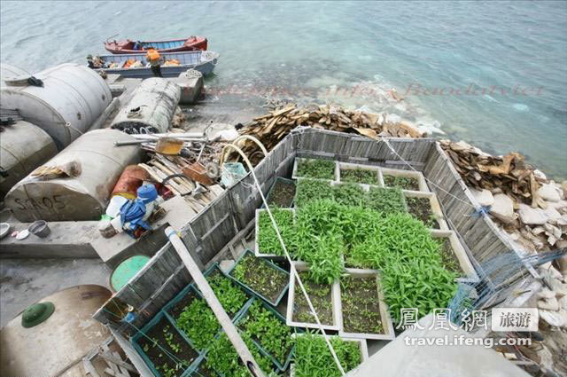 海上遥望被争议的南海群岛美丽风光