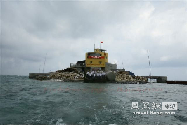 海上遥望被争议的南海群岛美丽风光