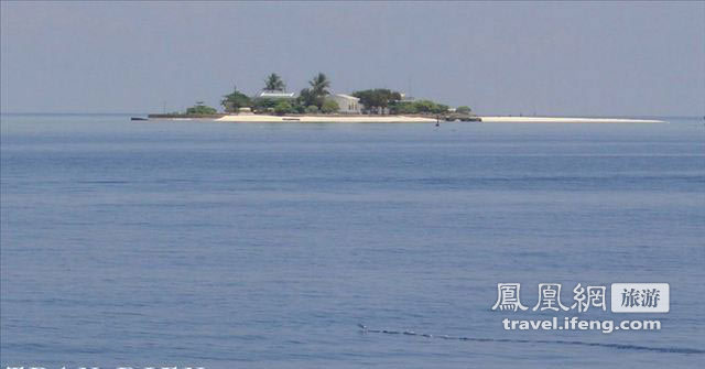 海上遥望被争议的南海群岛美丽风光