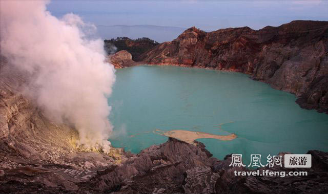 揭秘在火山口里讨生活的印尼爪哇人