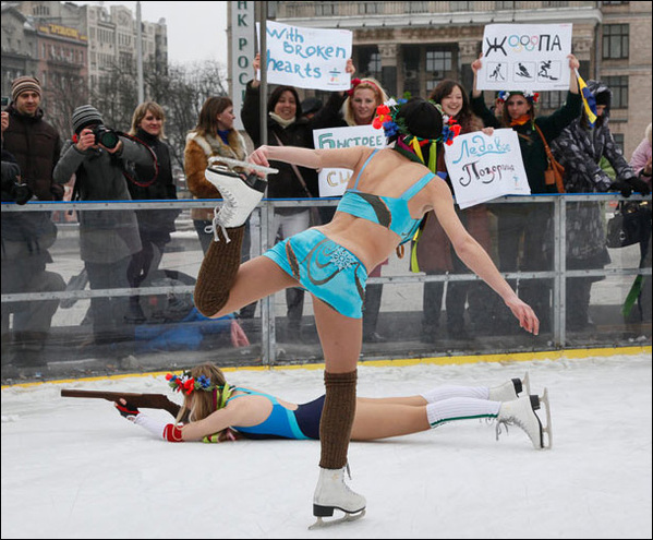出卖“身体”为维权的乌克兰少女组织